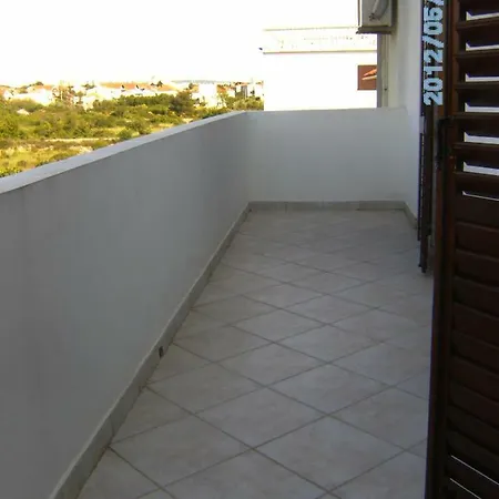 Mira Apartment *
